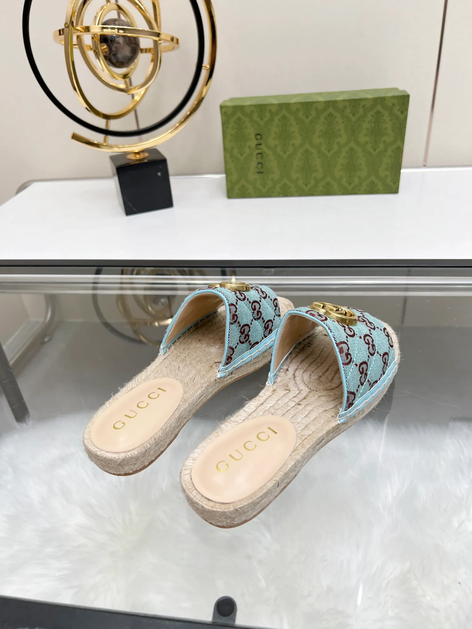 👟👟Ex-factory price 320👟👟 Gucci slippers fisherman shoes new color Injection molded one-piece straw bottom, high-end quality Fabric: Double G imported fabric Lining: sheepskin lining Code number: 35~42 Fabric styles include apricot, floral, pink, black, blue, burgundy, champagne, green, orange, cyan, starry sky, more than 30 colors to choose from, many colors to be updated in the future ,,,,,,,,